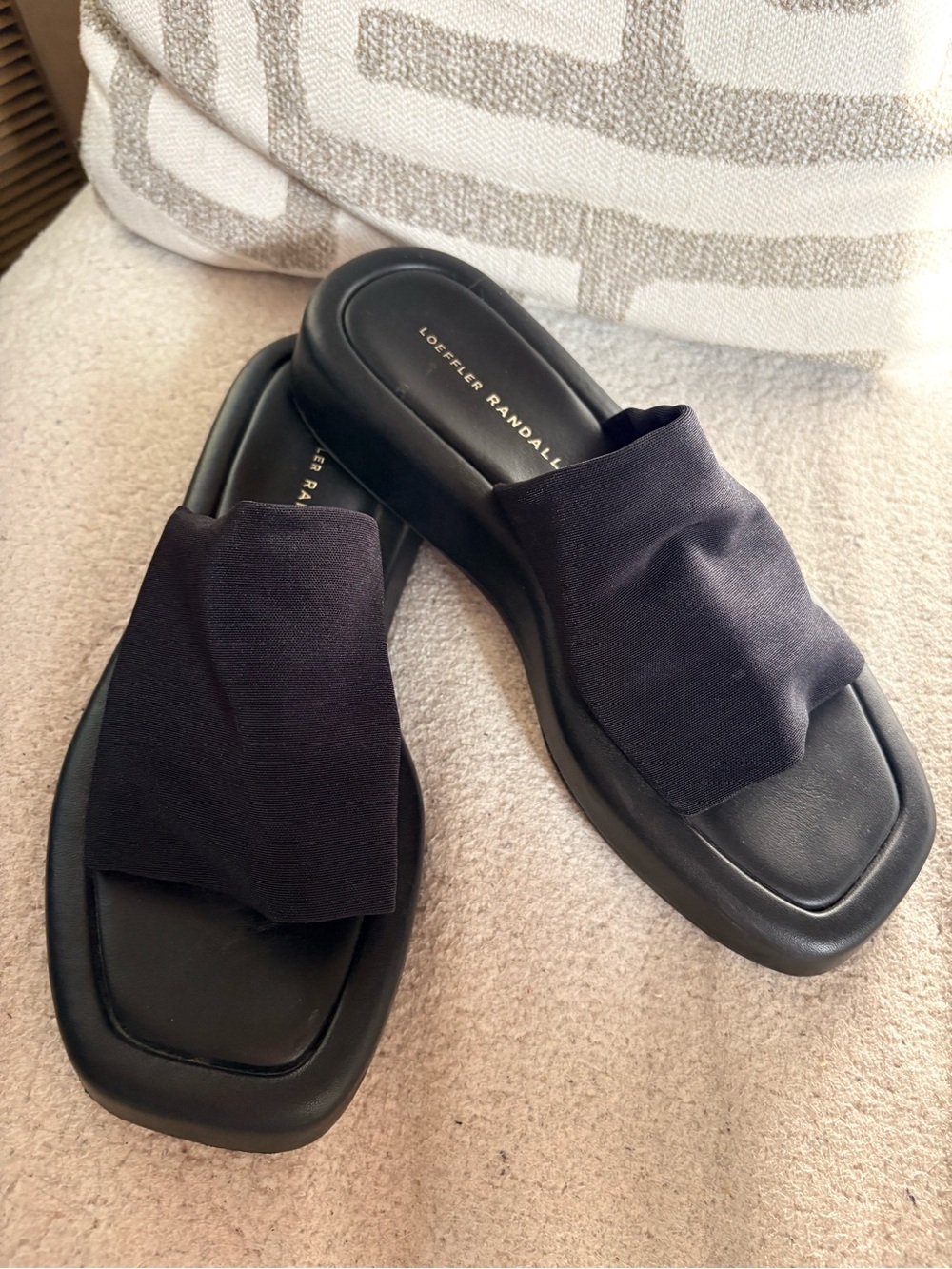 Loeffler Randall Deryn Sandals Black Slides Minimalist Quiet Luxury Size 8
